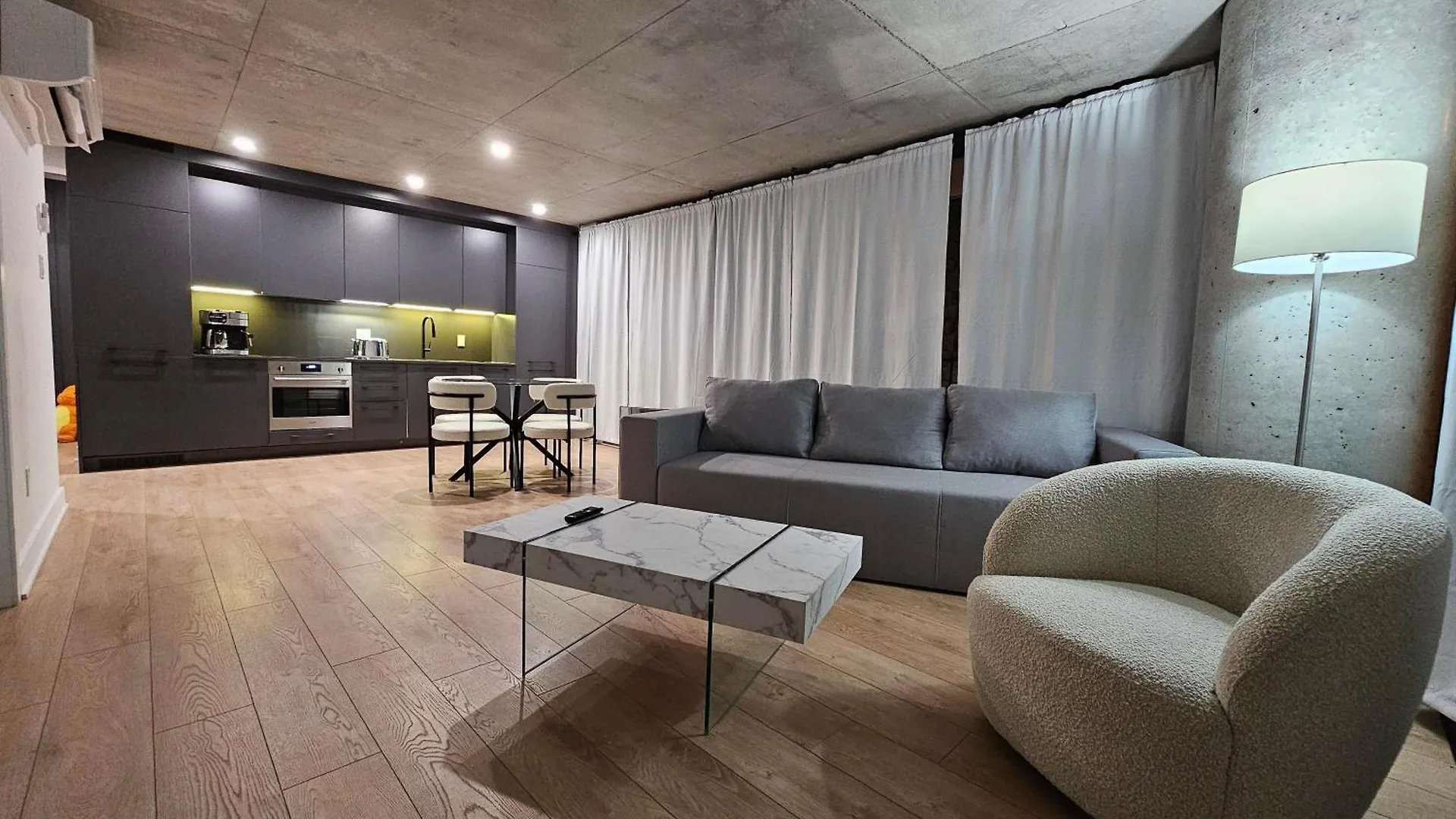 Apartment Modern 2 Bedroom Condo In Griffintown - Stylish And Convenient Montréal